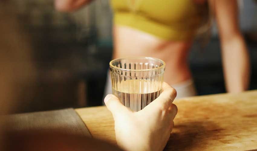 drinking water rich in minerals can help break down fat
