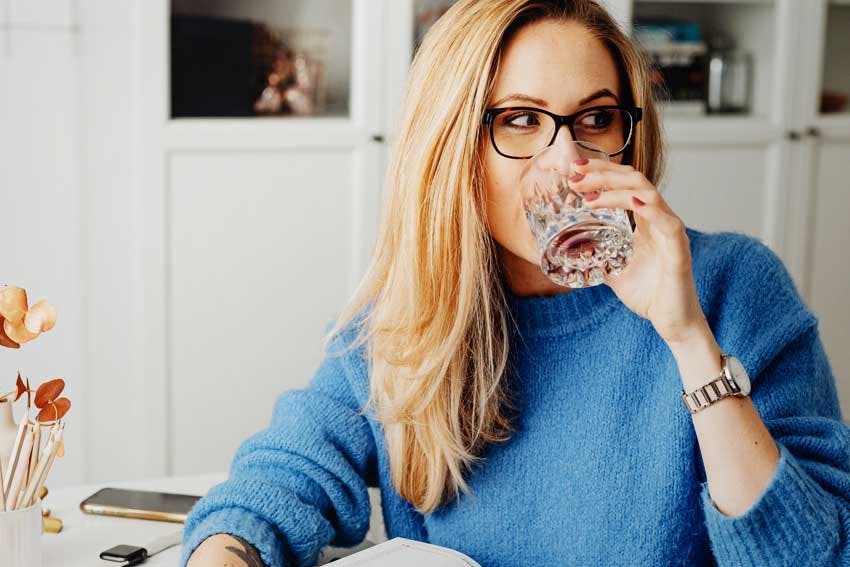 6 Ways to Make Yourself Drink More Water Despite Its Taste